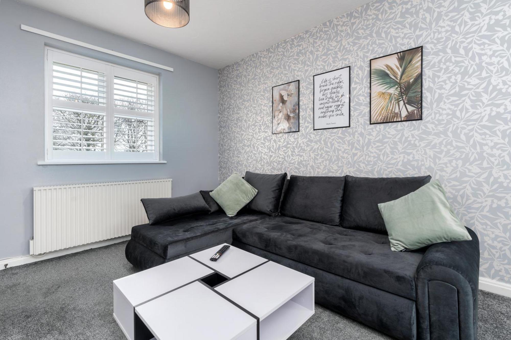 Cozy 2 Bed - Unlimited Wi-fi - Free Parking - Sleeps 6 - By Old Trafford * Manchester