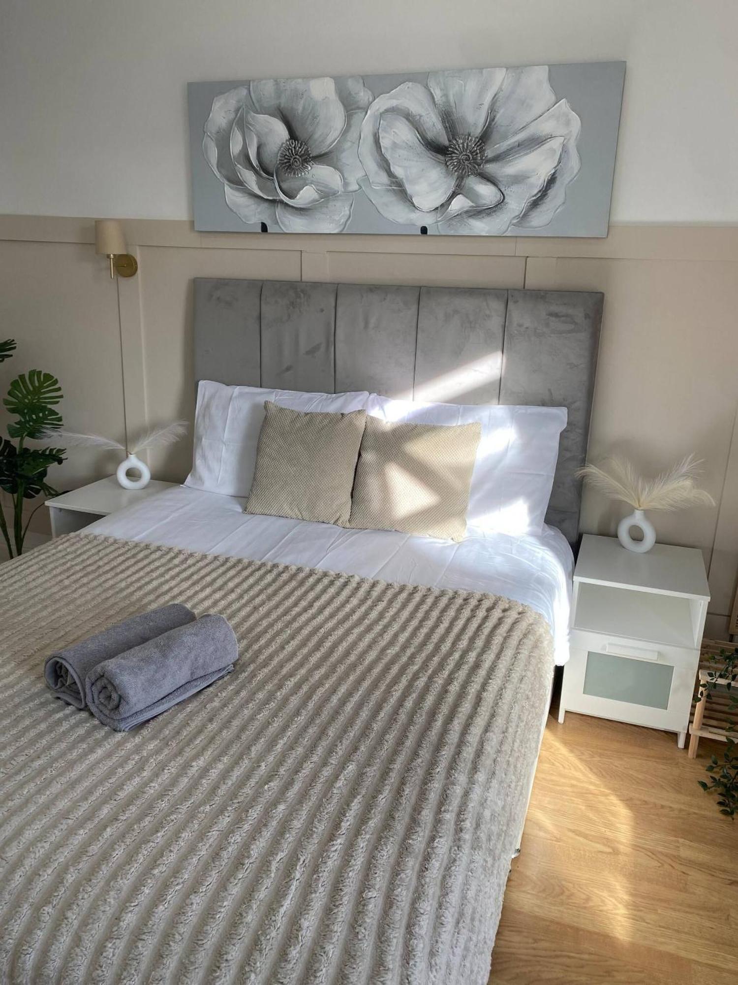 Holiday home Modern Townhouse-free Parking-game Room-w-ifi Manchester