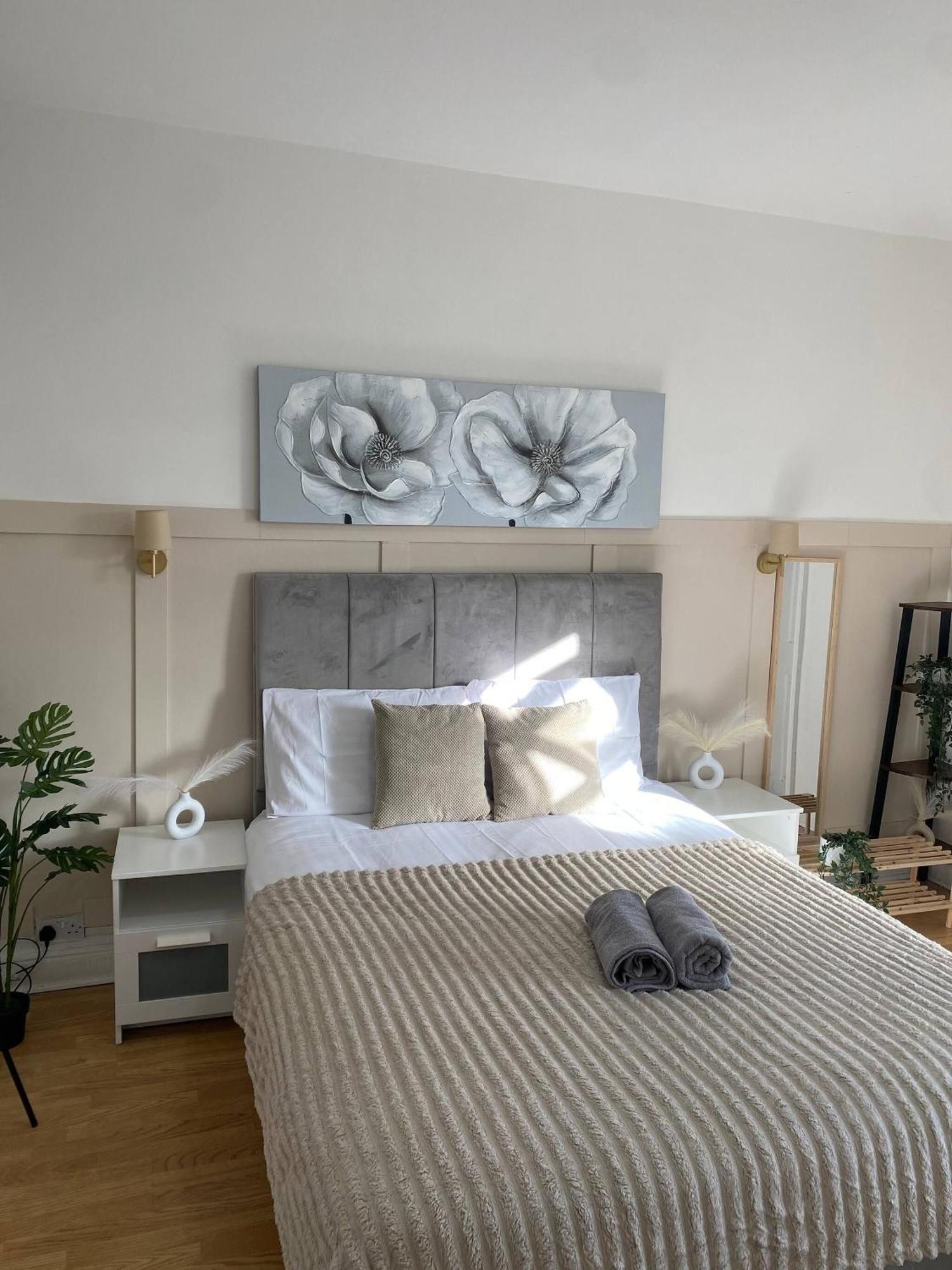 Holiday home Modern Townhouse-free Parking-game Room-w-ifi Manchester
