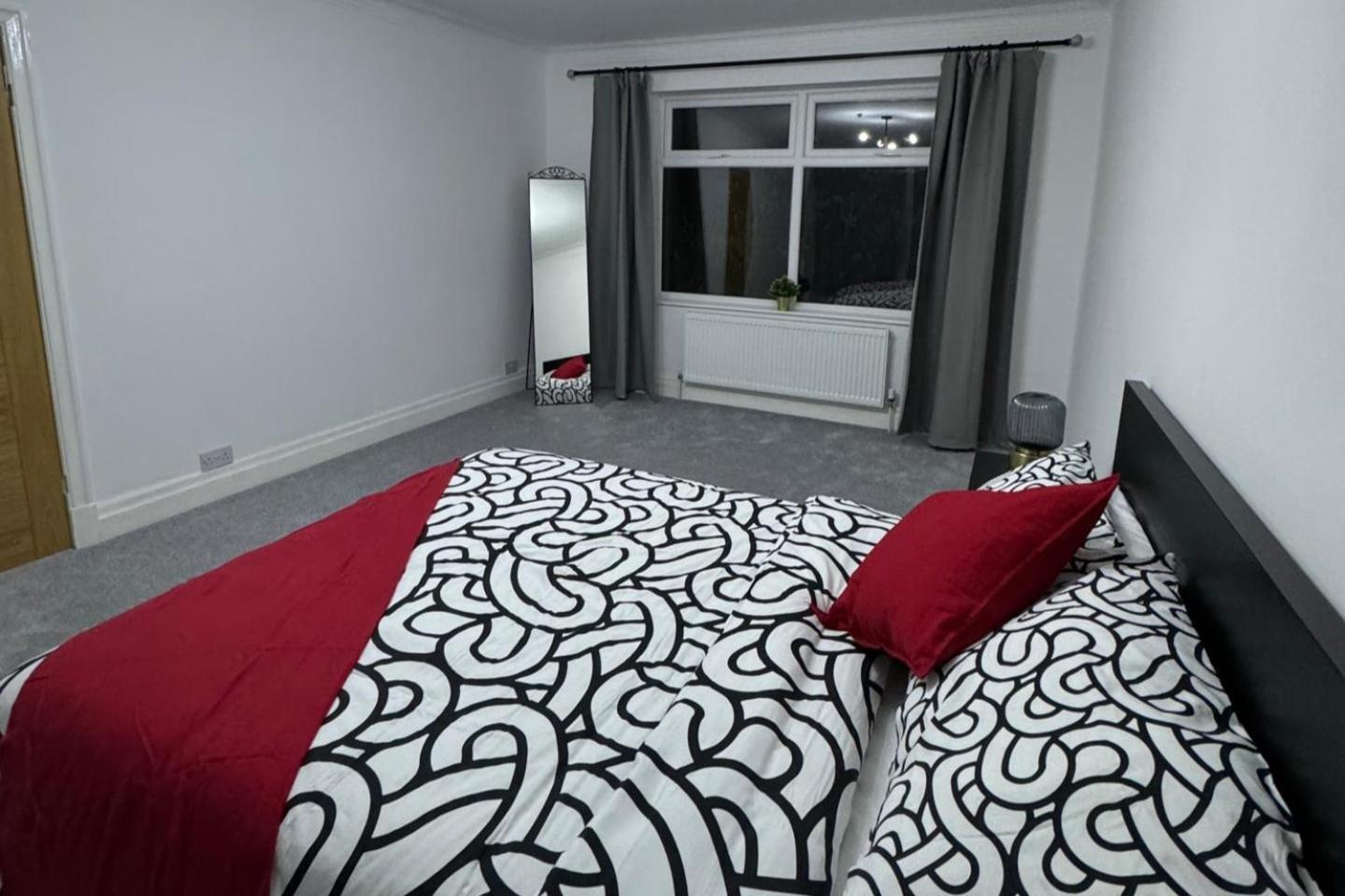 Holiday home Oasis - Spacious 5 Bedroom House *