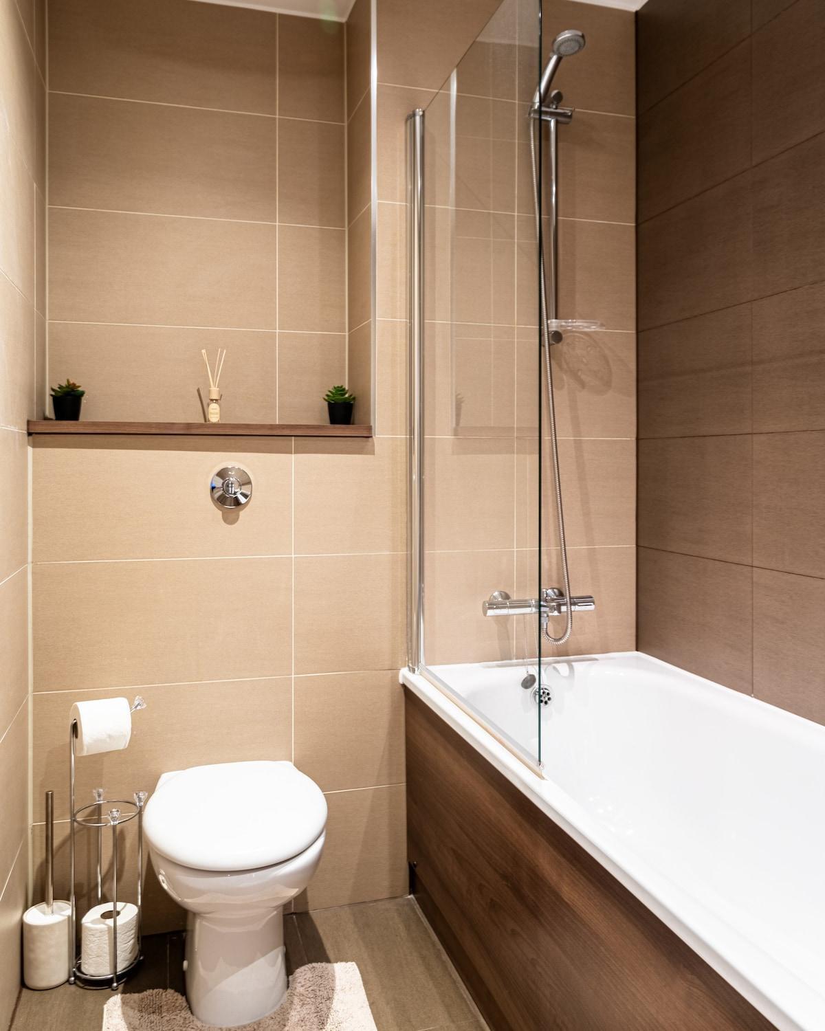 Apartment Centre ,salford,lakeside