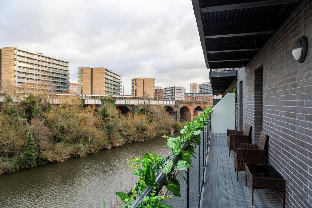 Apartment Centre ,salford,lakeside Manchester