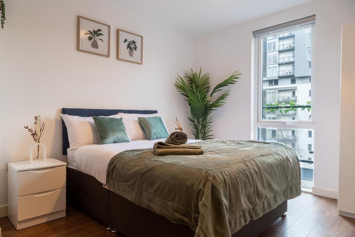 Centre ,salford,lakeside Apartment Manchester