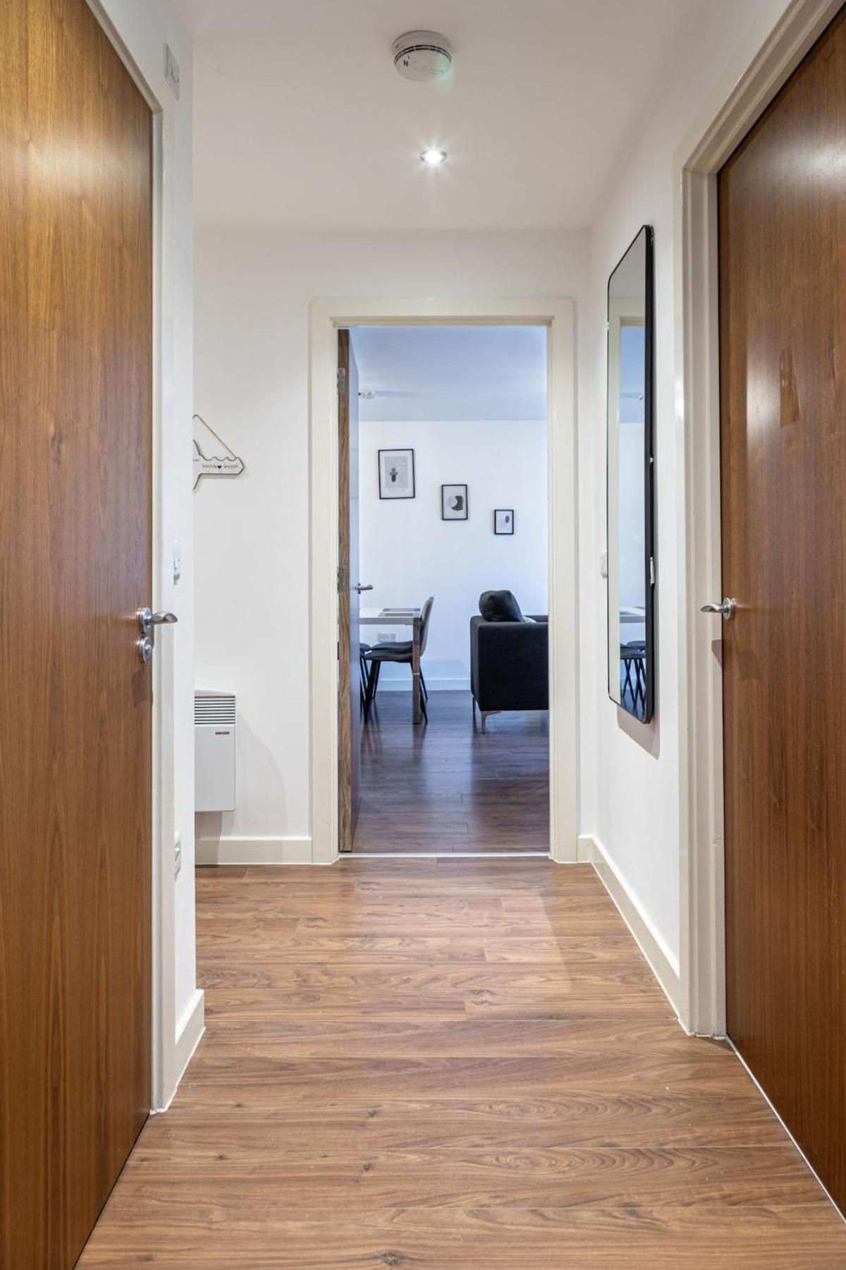 Apartment Centre ,salford,lakeside Manchester