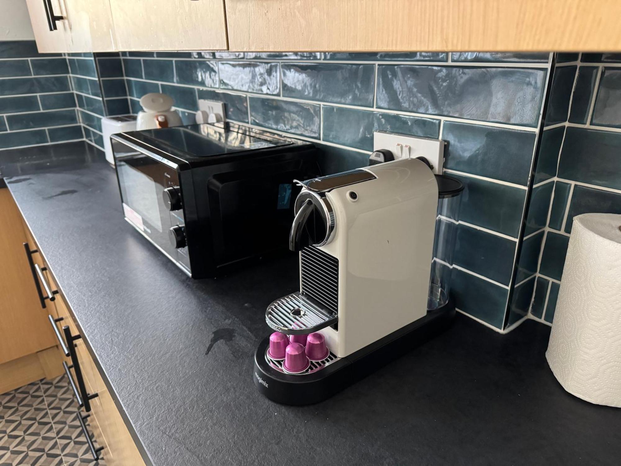 Levenshulme House - 2 Bedroom - Sleeps 6 - Free Parking & Wifi Holiday home *