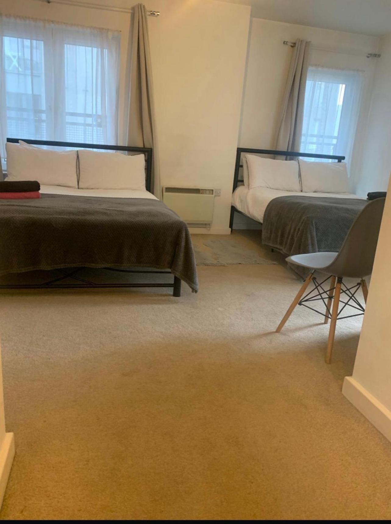 Spacious Penthouse With Parking Manchester