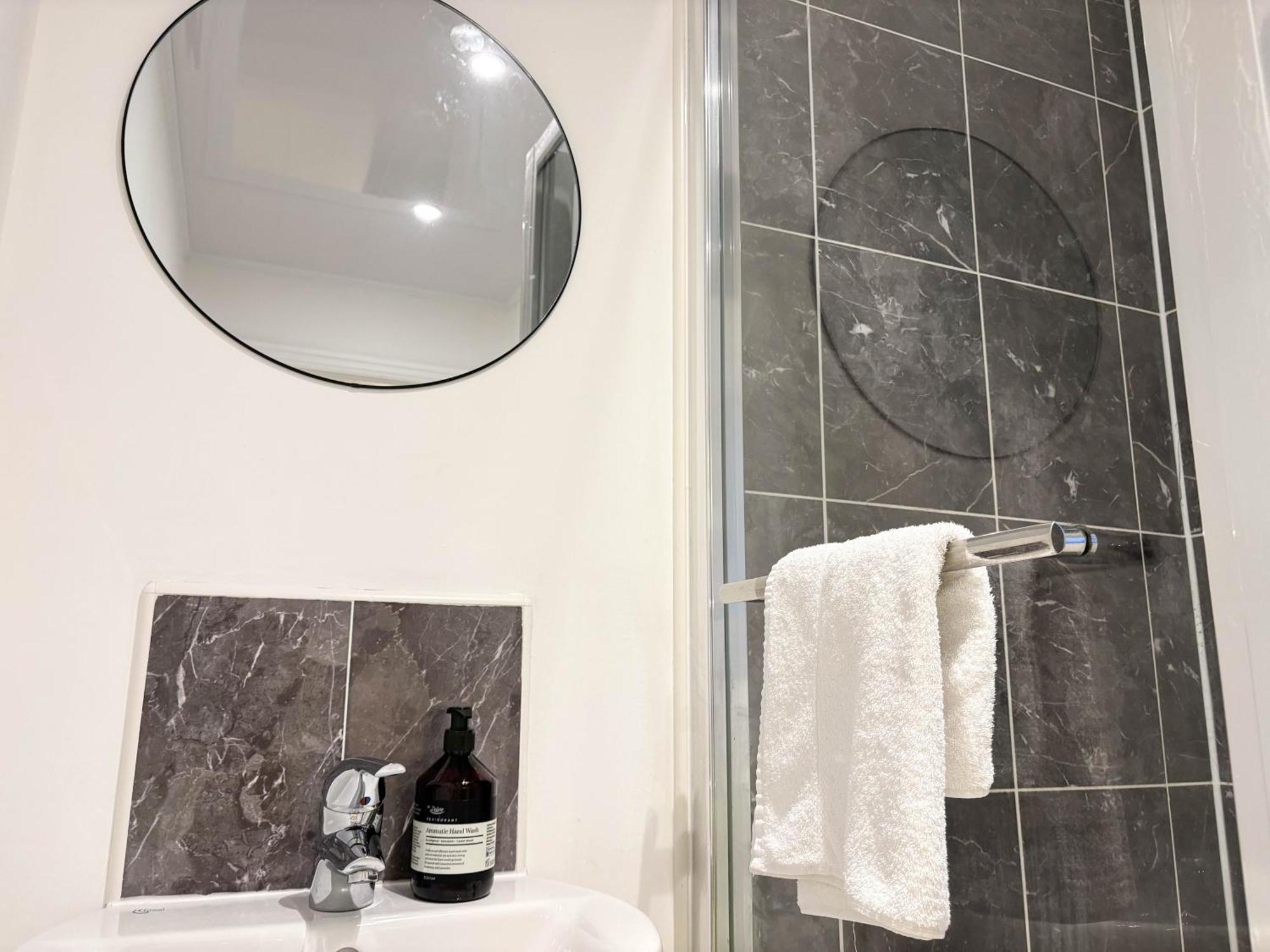 New Near Etihad & Coop Live * Manchester