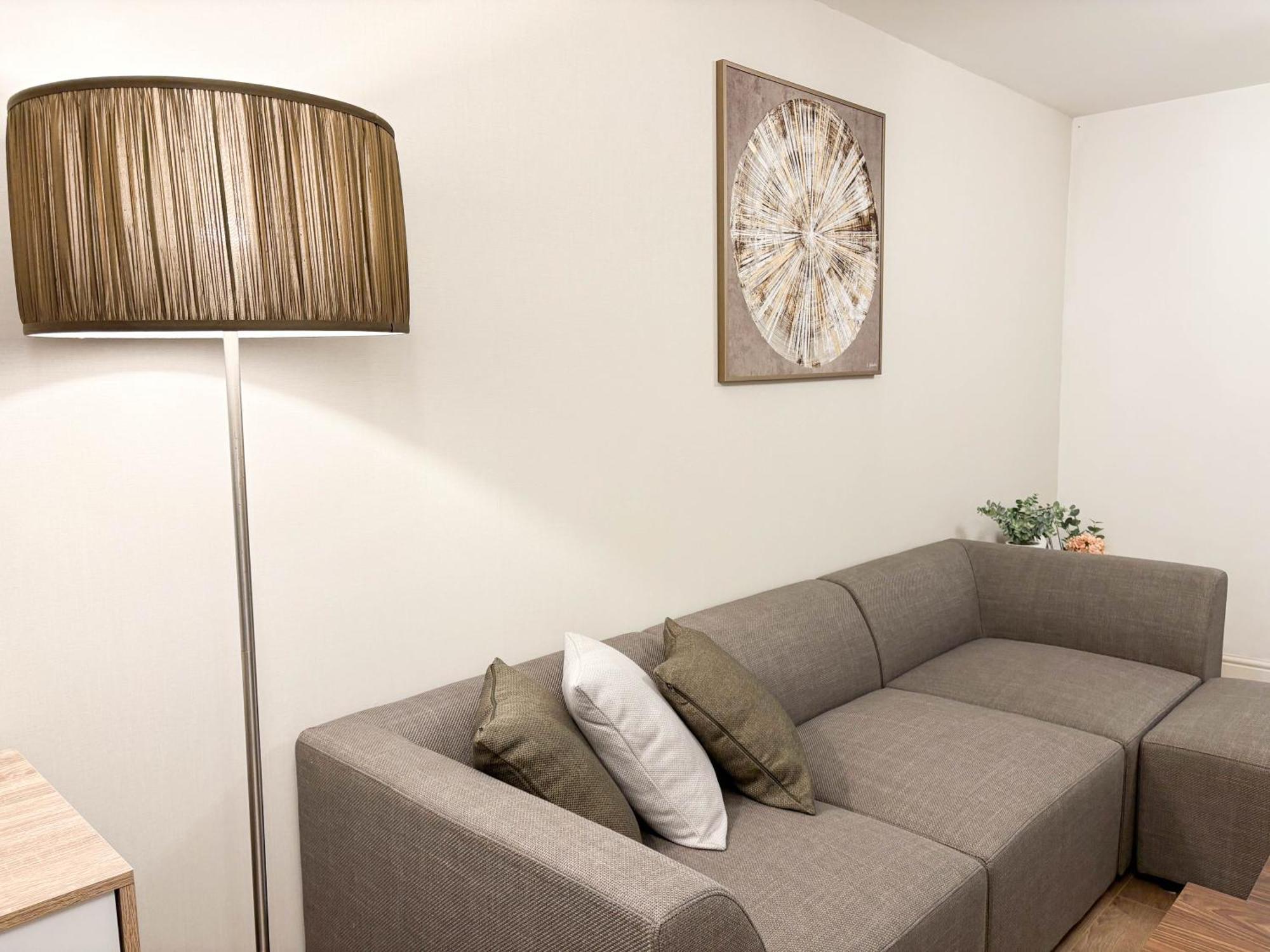 New Near Etihad & Coop Live Holiday home *