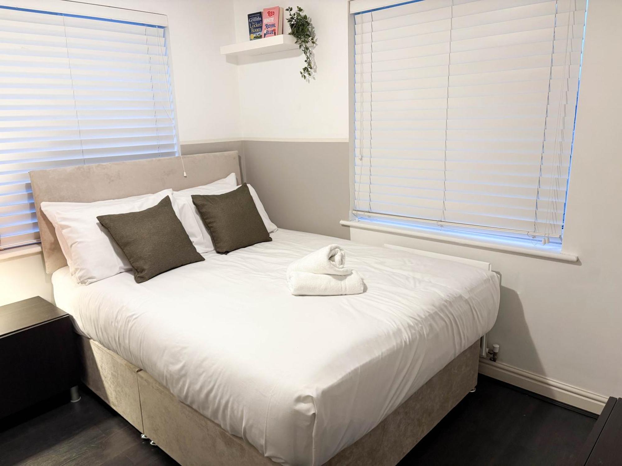 Holiday home New Near Etihad & Coop Live *