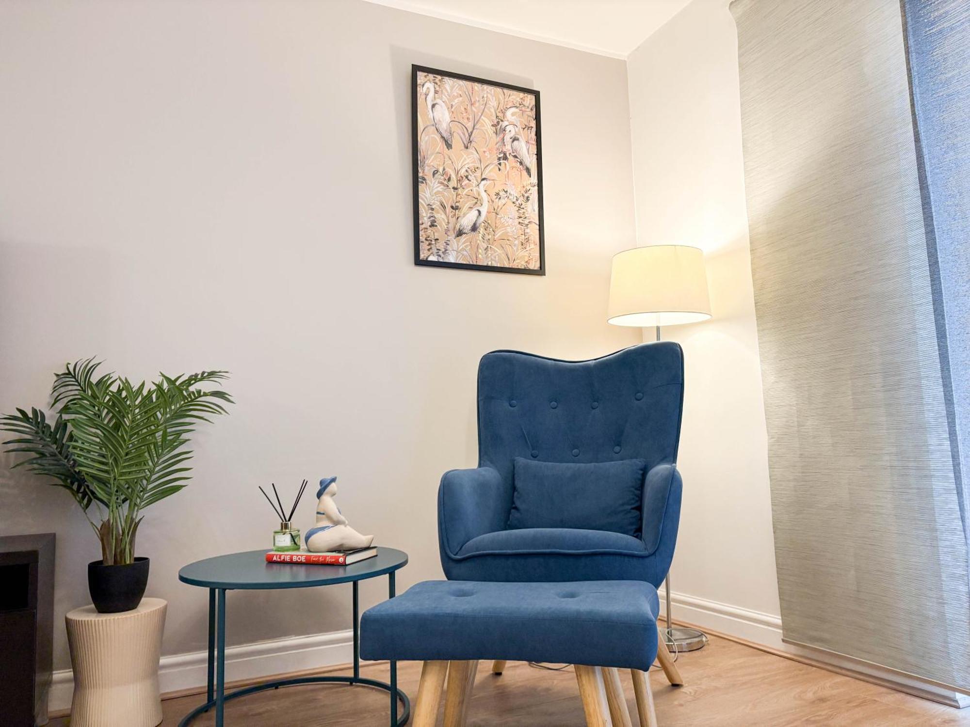 Holiday home New Near Etihad & Coop Live
