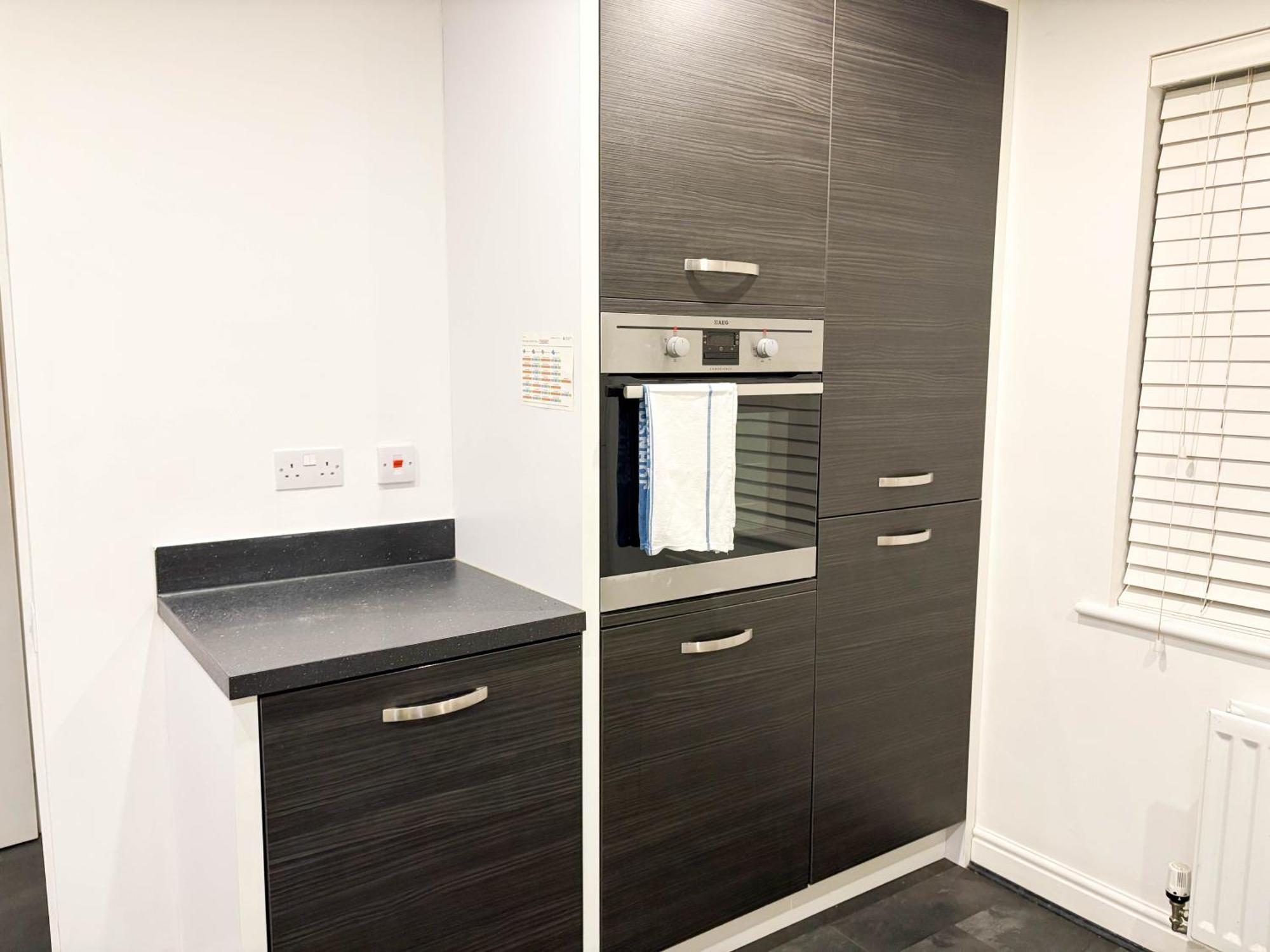 Holiday home New Near Etihad & Coop Live