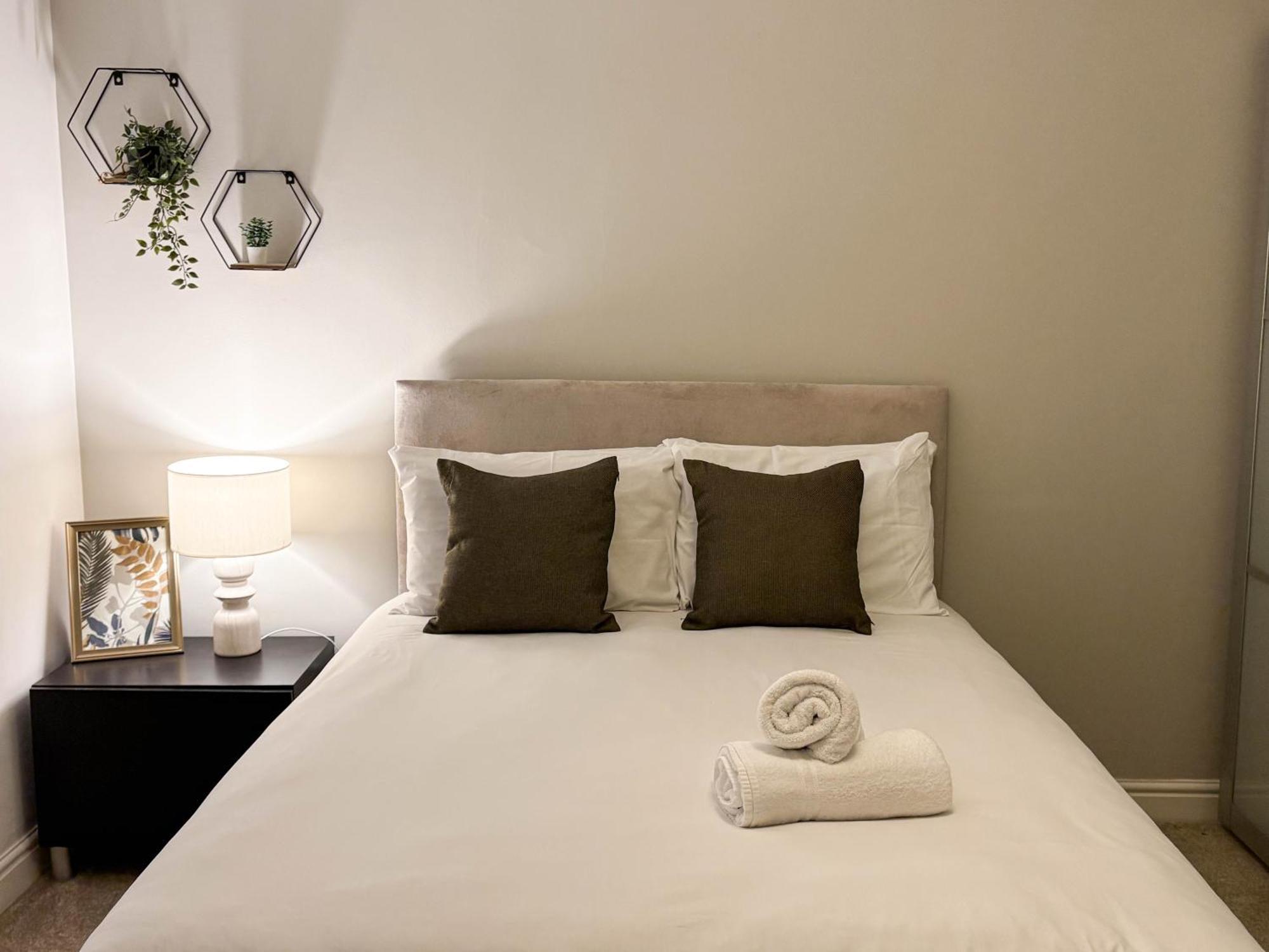 Holiday home New Near Etihad & Coop Live *