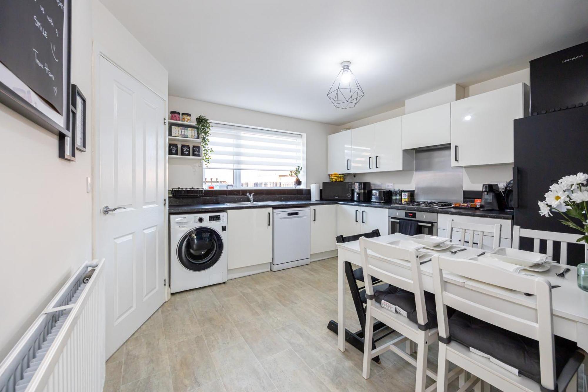 Trox - Cosy Vibes - Free Parking - Zero Fuss Apartment *