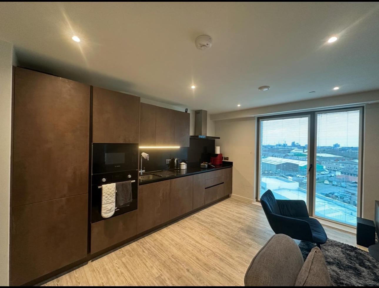 Away Luxury Two Bedroom Shared With En-suite And A Private Bathroom