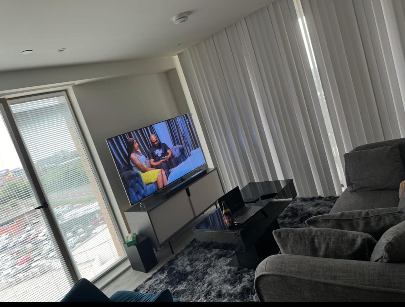 Away Luxury Two Bedroom Shared With En-suite And A Private Bathroom Homestay