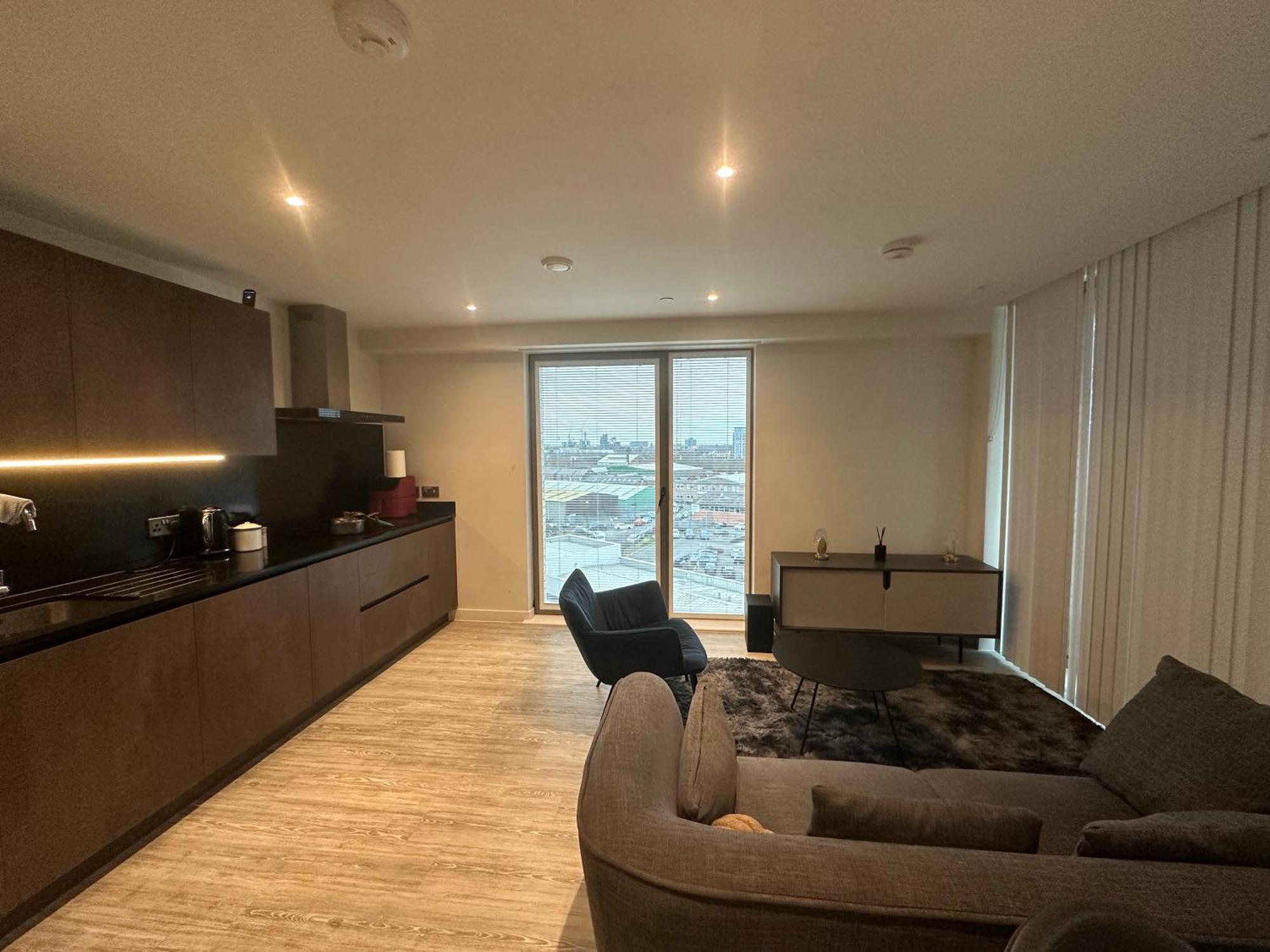 Away Luxury Two Bedroom Shared With En-suite And A Private Bathroom * Manchester