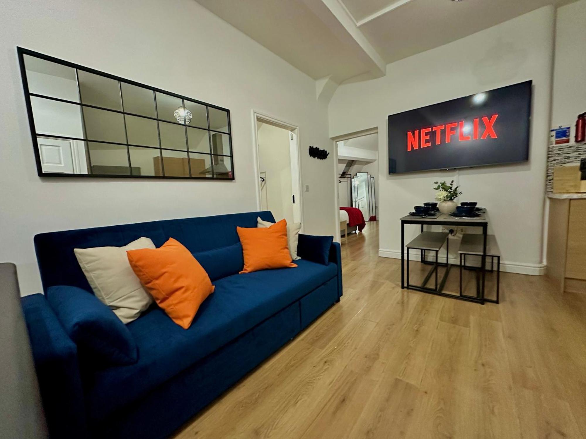 Apartment Stylish Old Trafford 2br Apartment, Free Parking, Near Stadium & Centre *