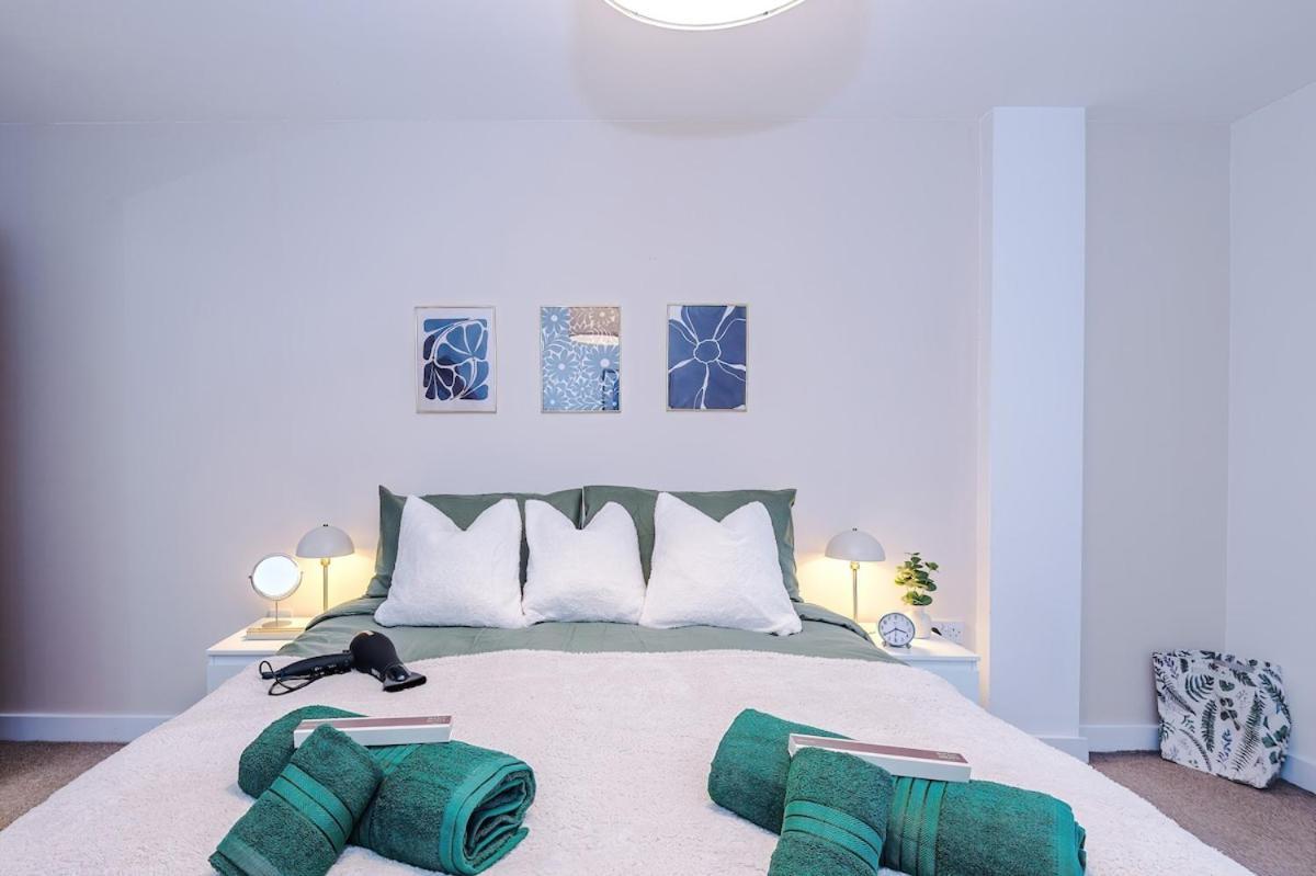 Cosy 1bedroom With Balcony, Sleeps 3, Prime Location, Long Term Disc Manchester