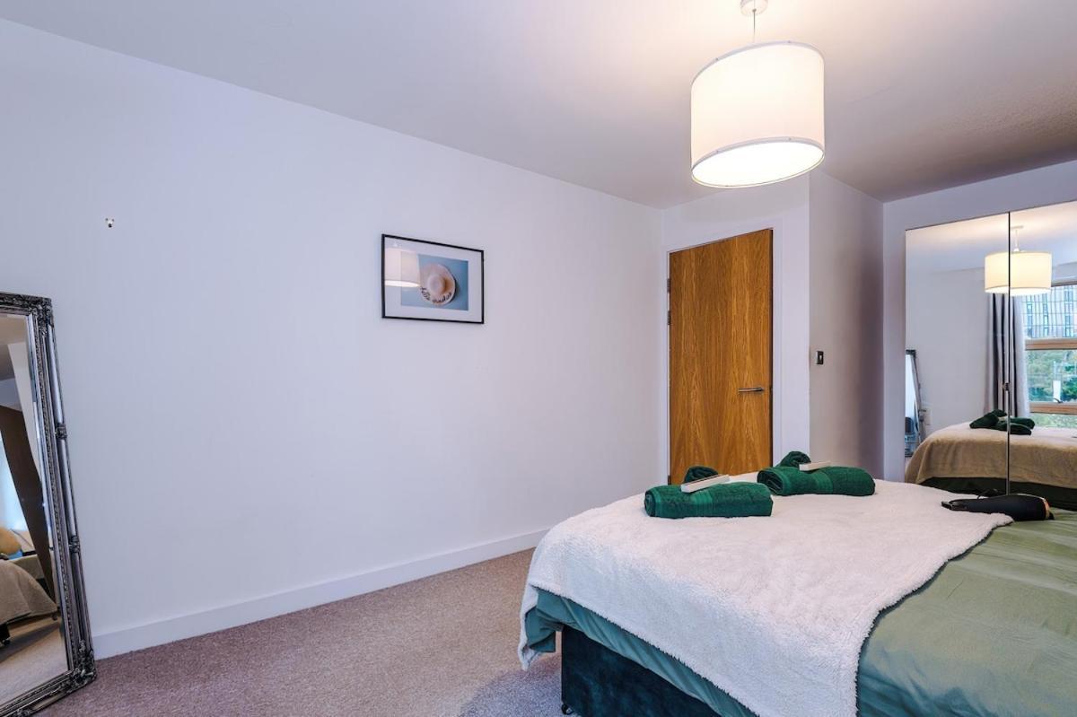 Cosy 1bedroom With Balcony, Sleeps 3, Prime Location, Long Term Disc