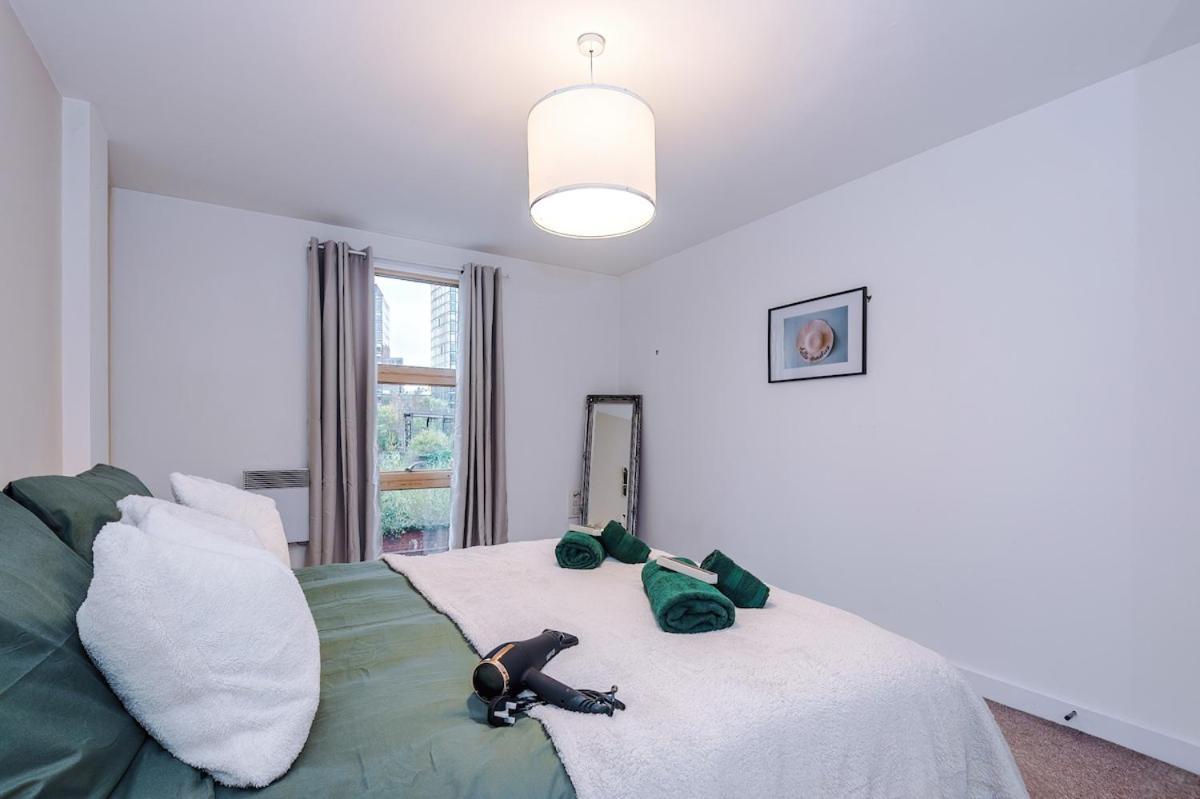 Apartment Cosy 1bedroom With Balcony, Sleeps 3, Prime Location, Long Term Disc Manchester