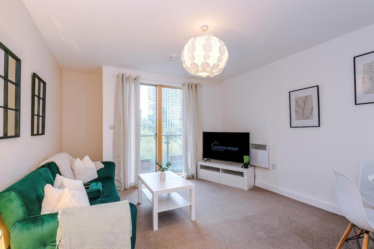 Cosy 1bedroom With Balcony, Sleeps 3, Prime Location, Long Term Disc * Manchester