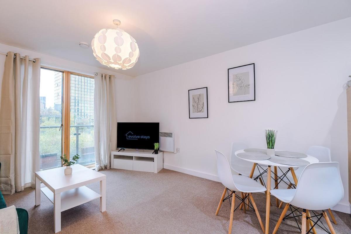 Cosy 1bedroom With Balcony, Sleeps 3, Prime Location, Long Term Disc Apartment