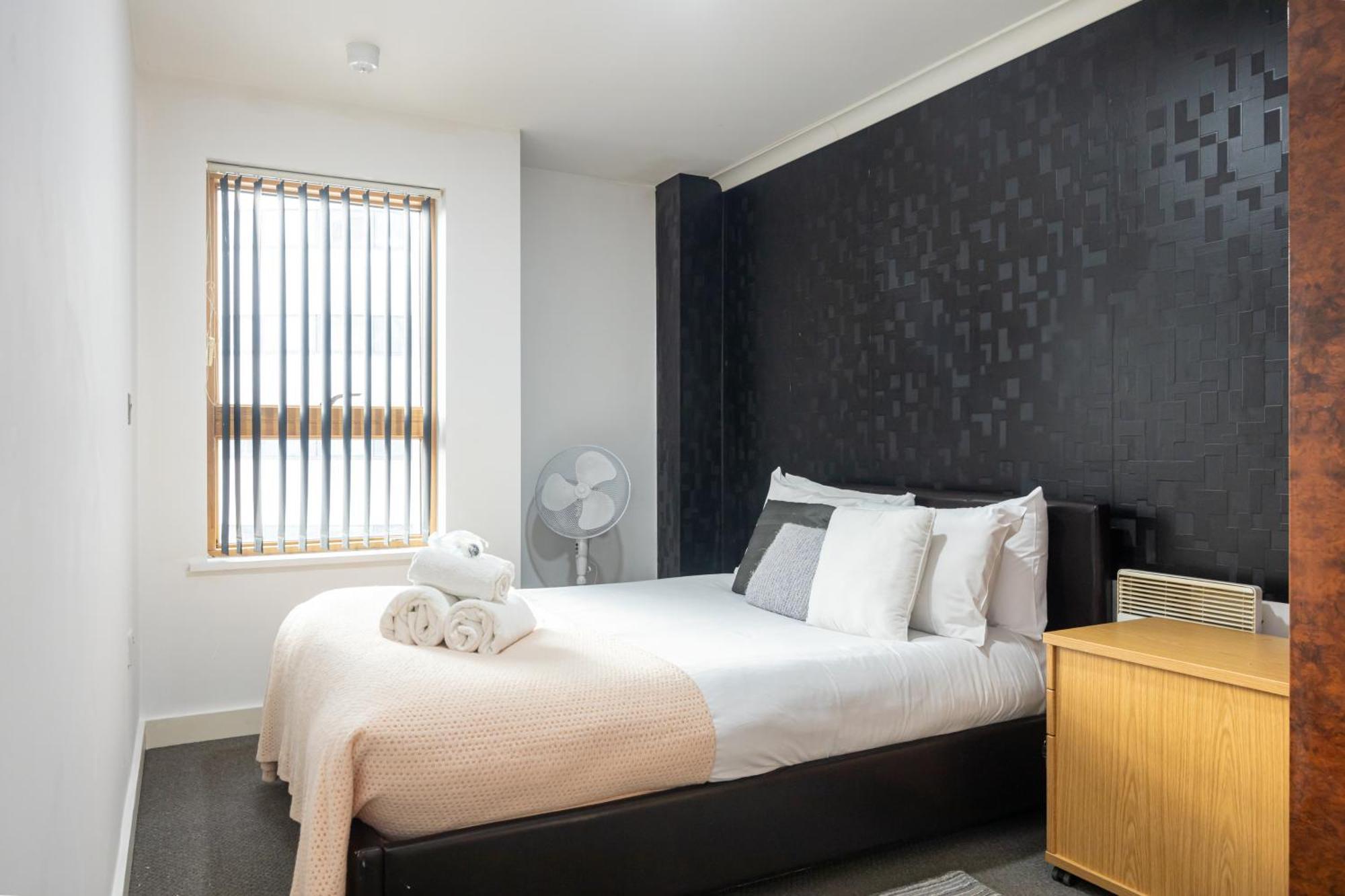 Stylish With Balcony & Views Manchester