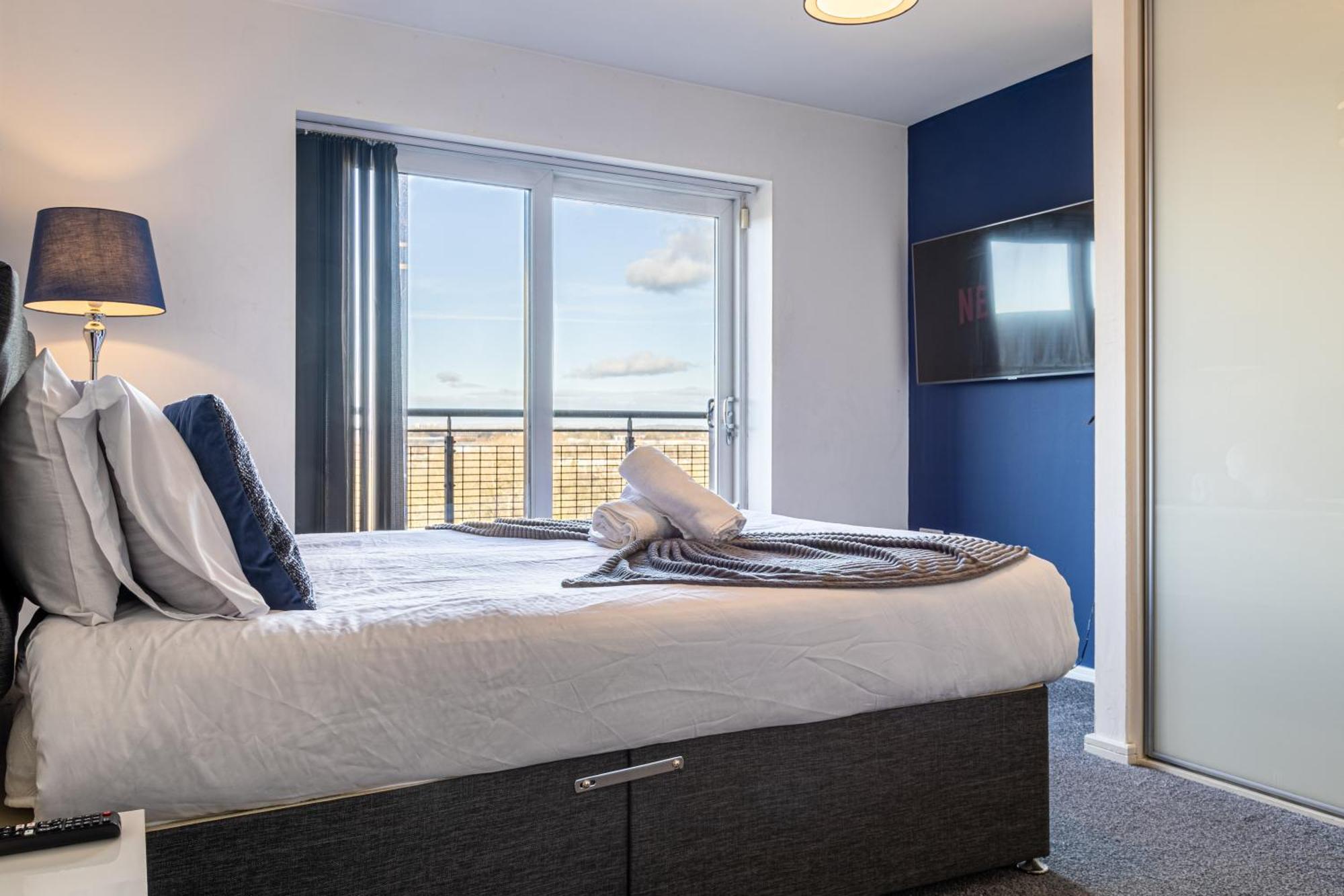 Manchester, Etihad Stadium View , Coop Live, Modern 2 Bed Apartment, Manchester