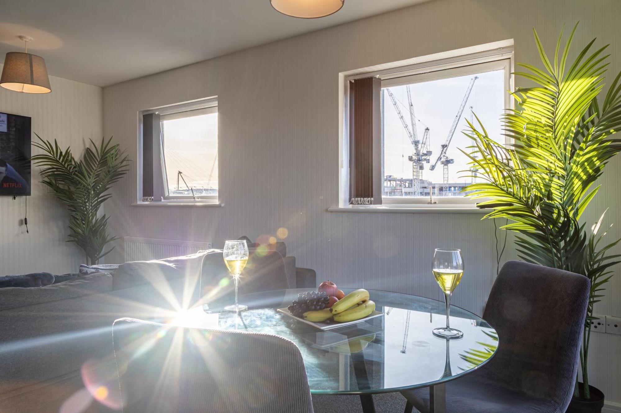Manchester, Etihad Stadium View , Coop Live, Modern 2 Bed Apartment, Manchester