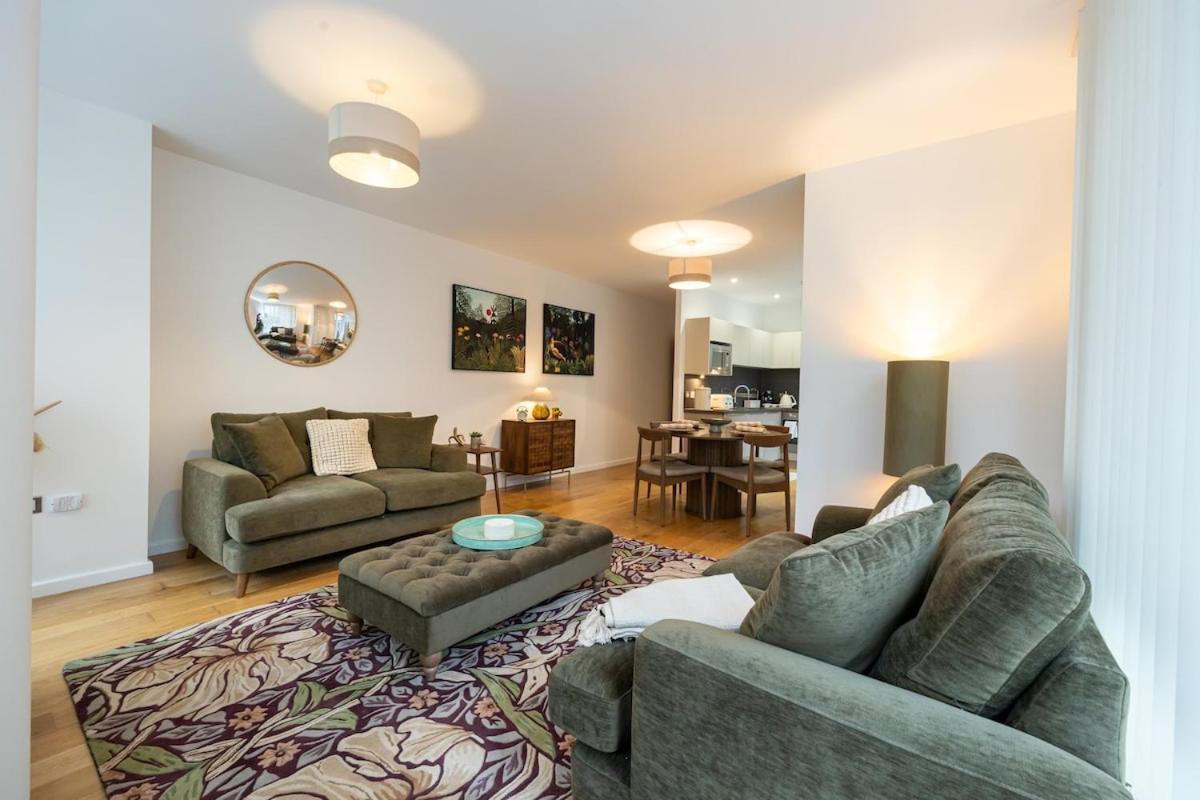 Northern Quarter Luxury 2 Bed With Balcony Apartment Manchester