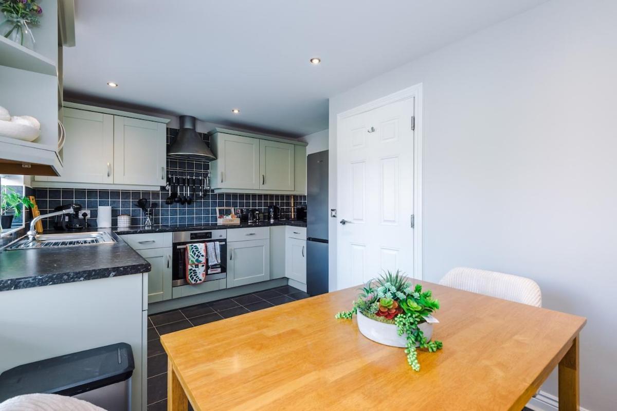 Holiday home Charming Townhome Retreat, Close To Manchester