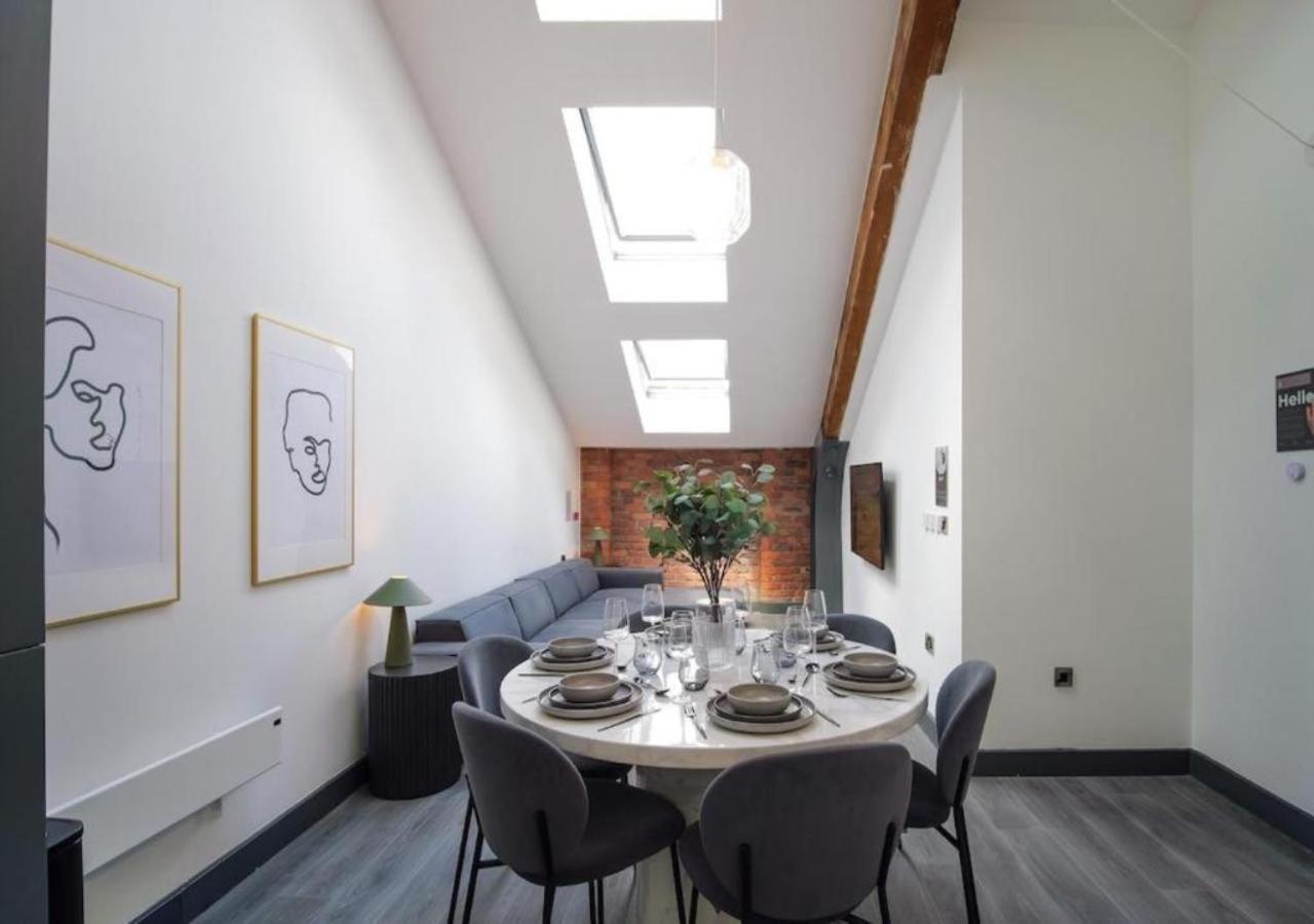 Apartment Azure By The Heim Residences