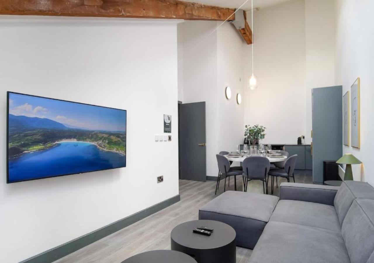 Apartment Azure By The Heim Residences *