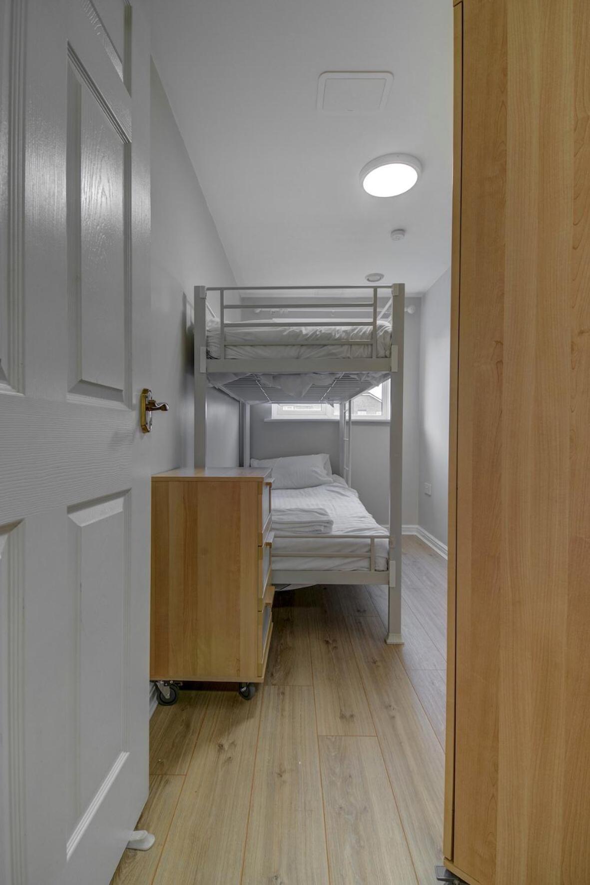 The Free Parking And Plenty Coffee Supplied Apartment! Apartment Manchester