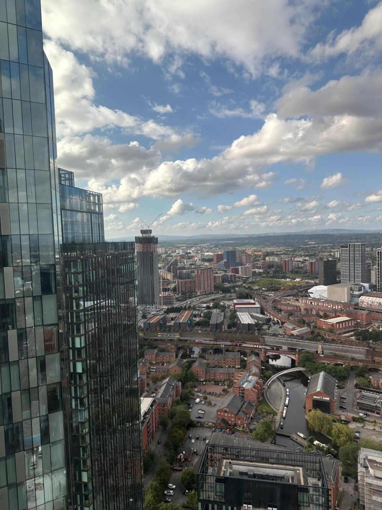 Ahg Luxury Tower Suite - Stunning City Views At Central Manchester Manchester