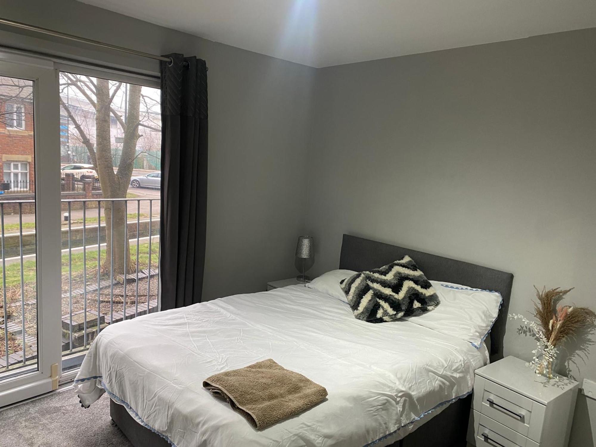 Mcr-2bed2bathaptparkinglux Canal *