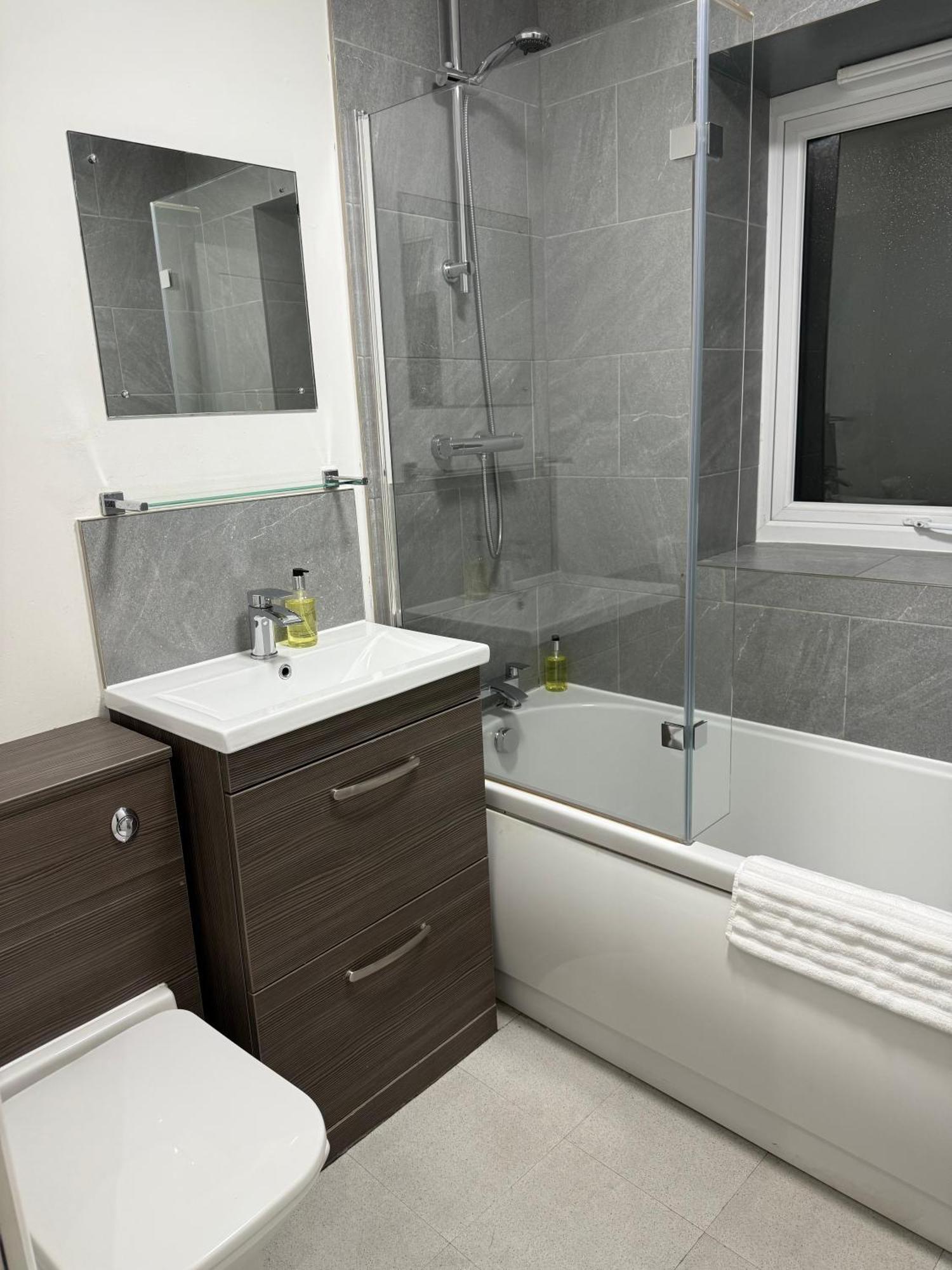 Apartment Unitarian Serviced