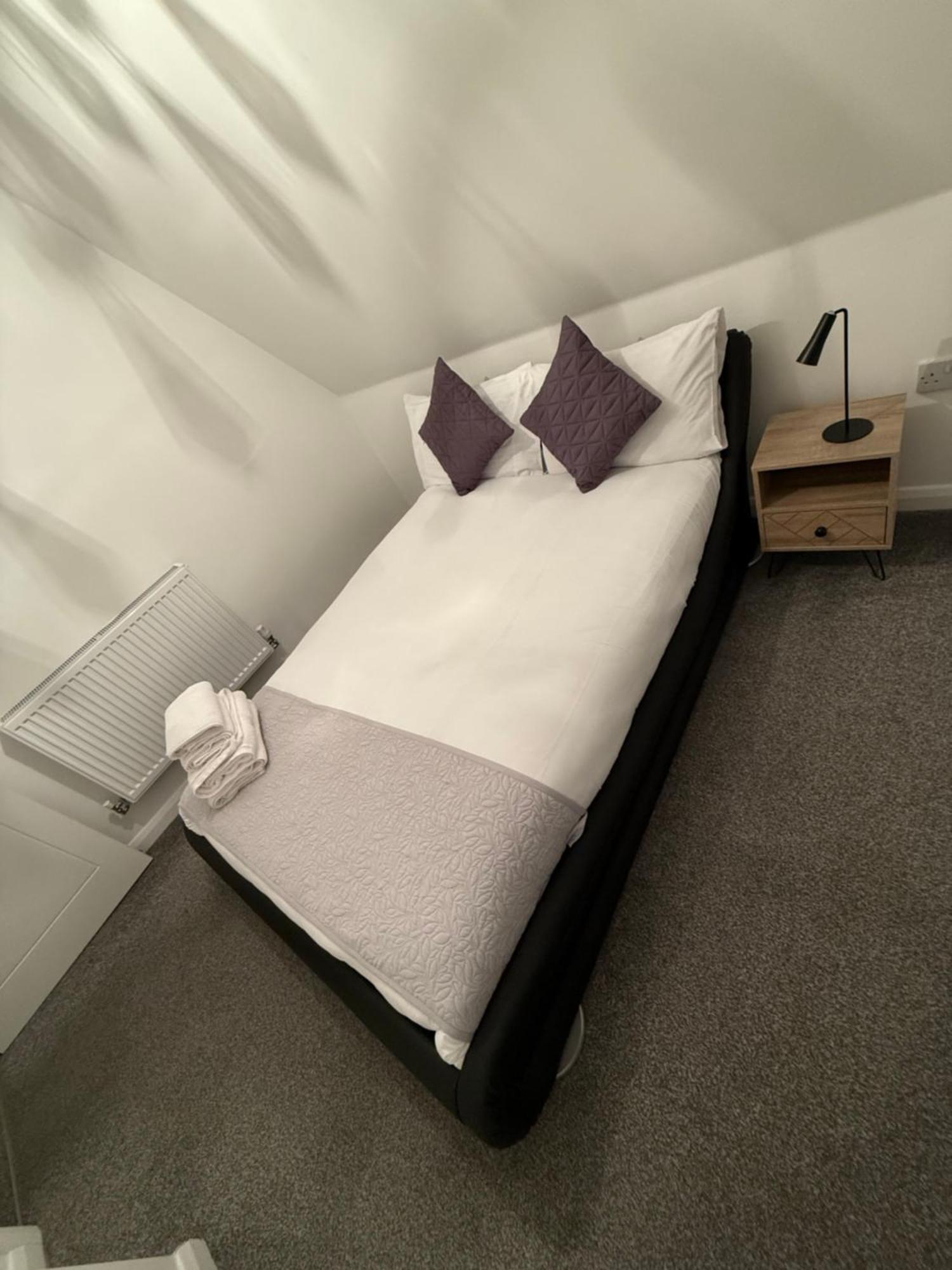 Unitarian Serviced * Manchester