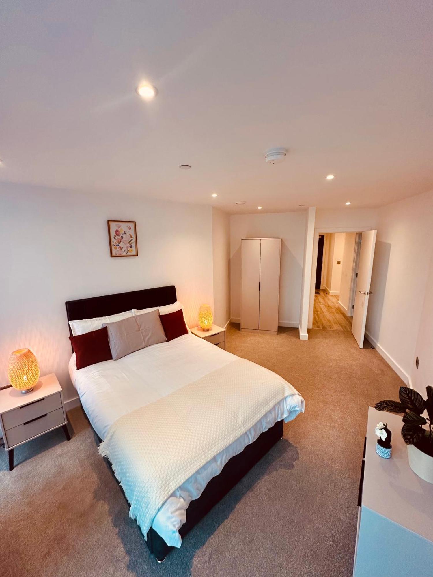 Ahg Luxury Tower Suite - Stunning City Views At Central Manchester *