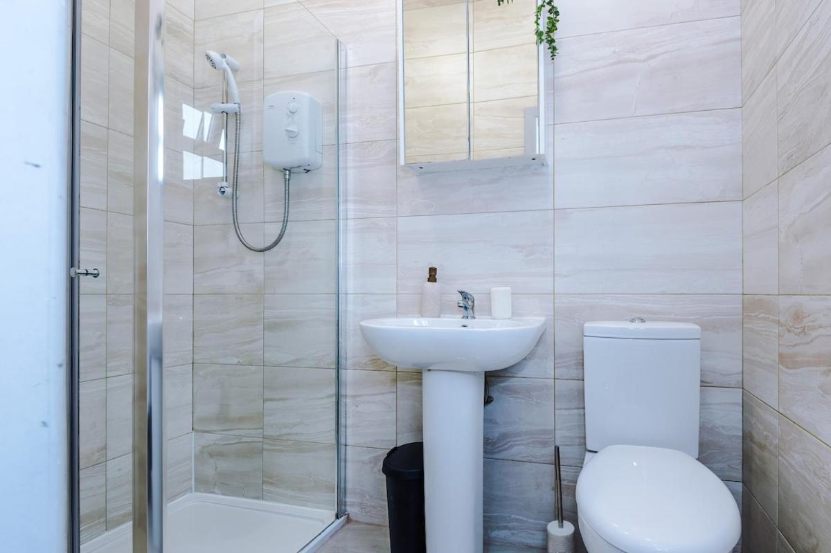 Luxury 3br En-suite, Near Holiday home Manchester