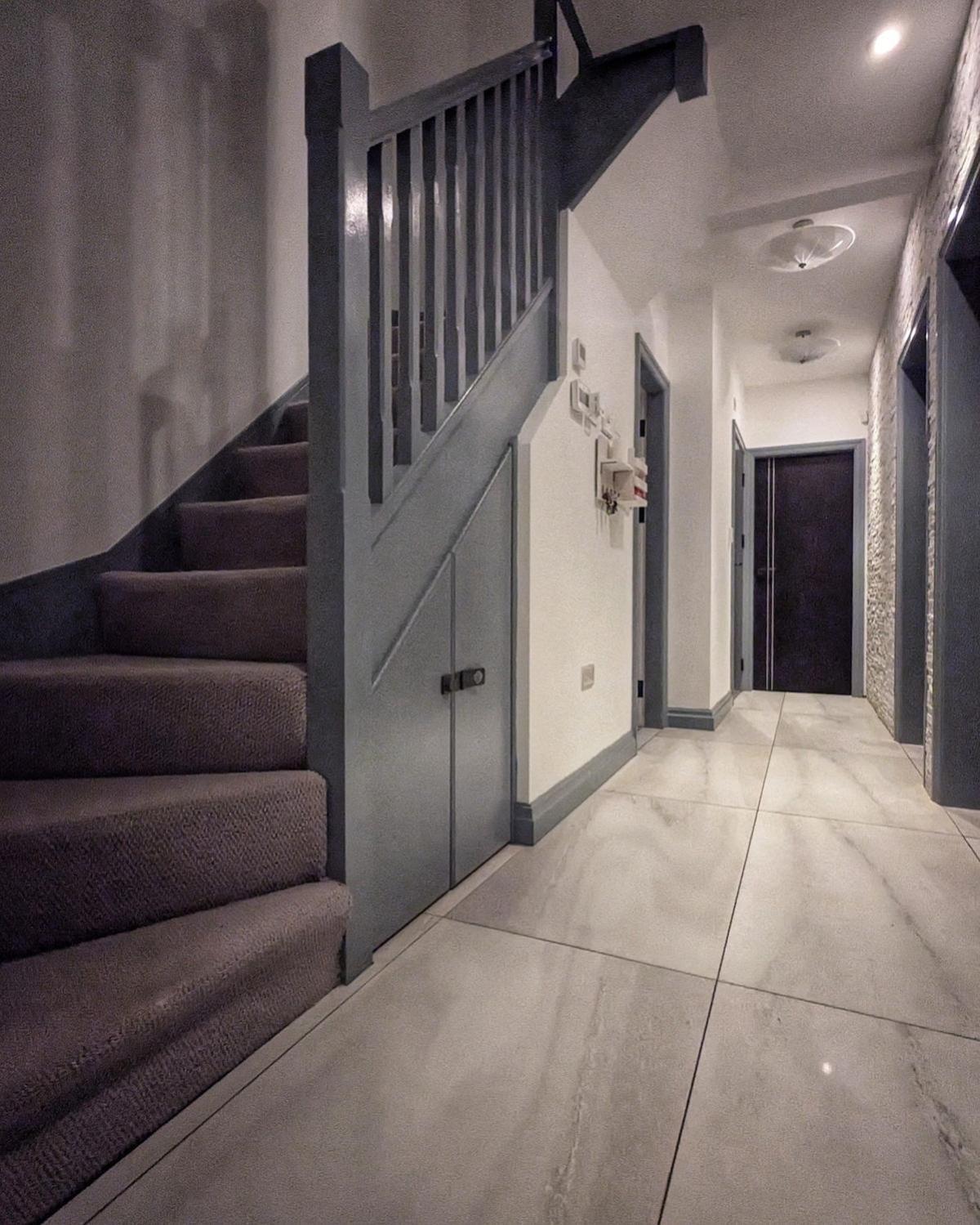 Beautiful 5 Bedroom Sleeps 12 People In Holiday home