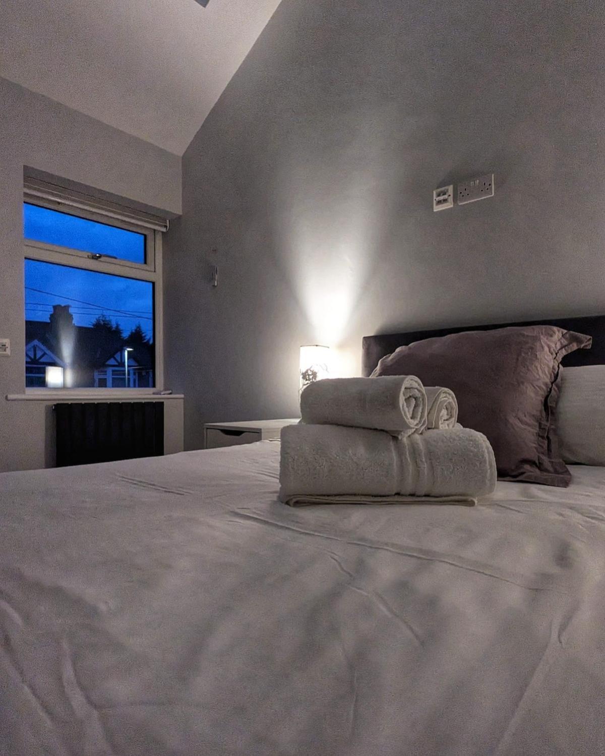 Holiday home Beautiful 5 Bedroom Sleeps 12 People In