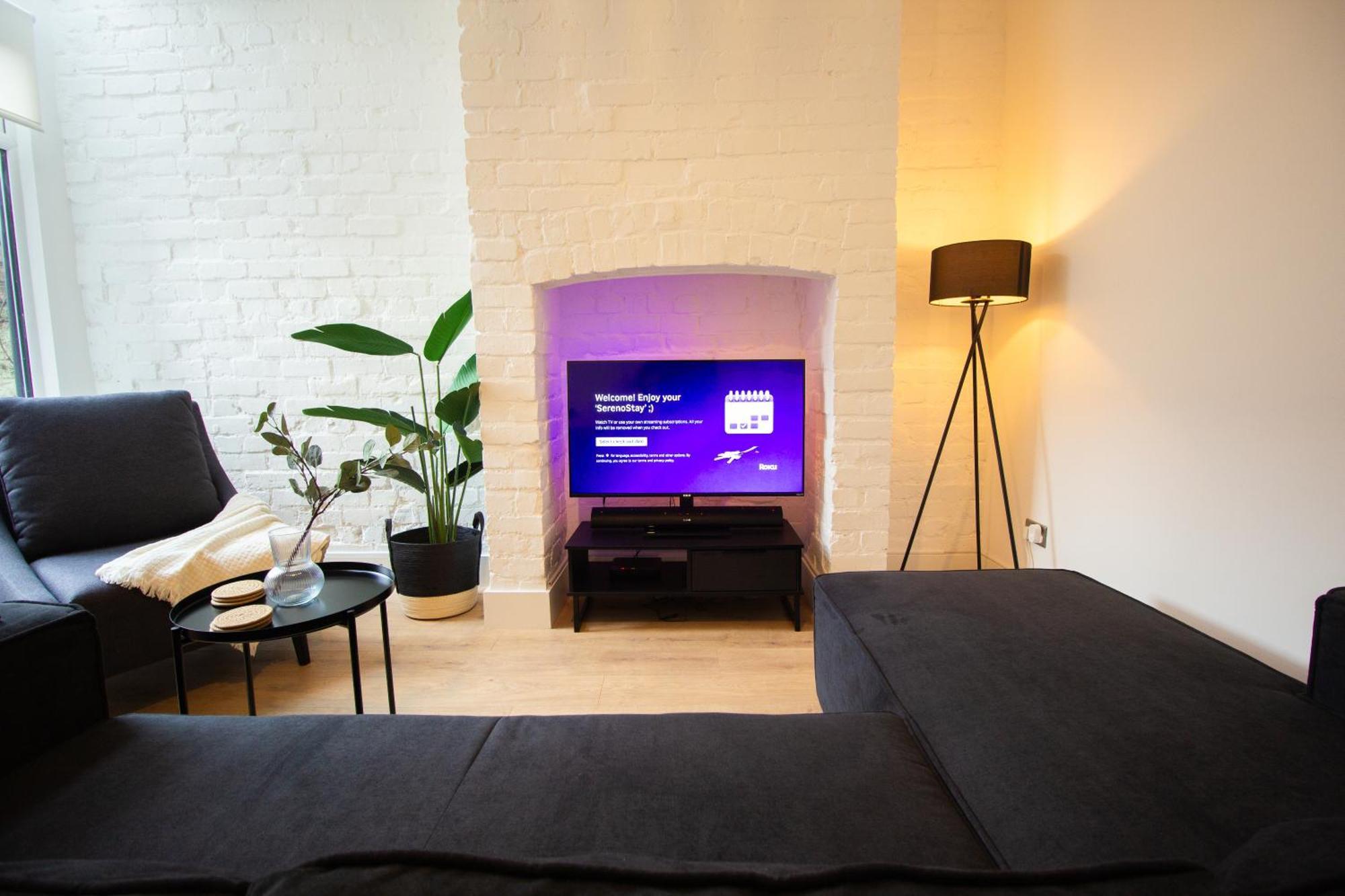 Holiday home Stylish Cosy 4-bed Home, Sleeps Up To 10 With Large Sofa Bed, Near Royal Infirmary & Universities, Free Parking & Ultra-fast Wifi Manchester