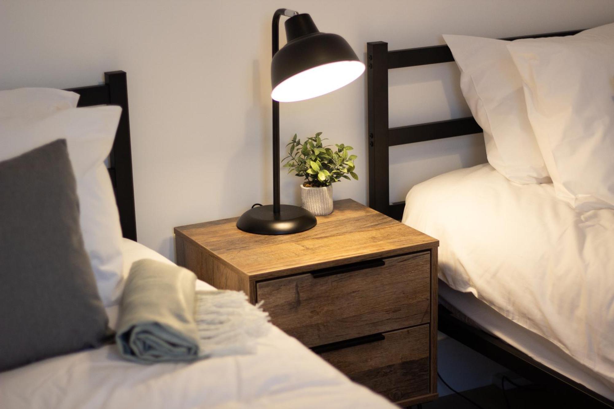 Stylish Cosy 4-bed Home, Sleeps Up To 10 With Large Sofa Bed, Near Royal Infirmary & Universities, Free Parking & Ultra-fast Wifi Holiday home Manchester