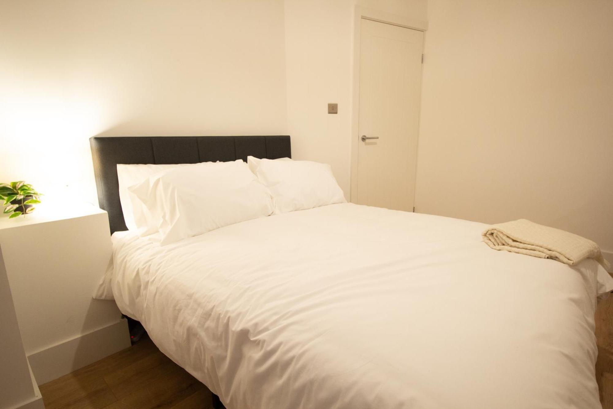 Holiday home Stylish Cosy 4-bed Home, Sleeps Up To 10 With Large Sofa Bed, Near Royal Infirmary & Universities, Free Parking & Ultra-fast Wifi Manchester