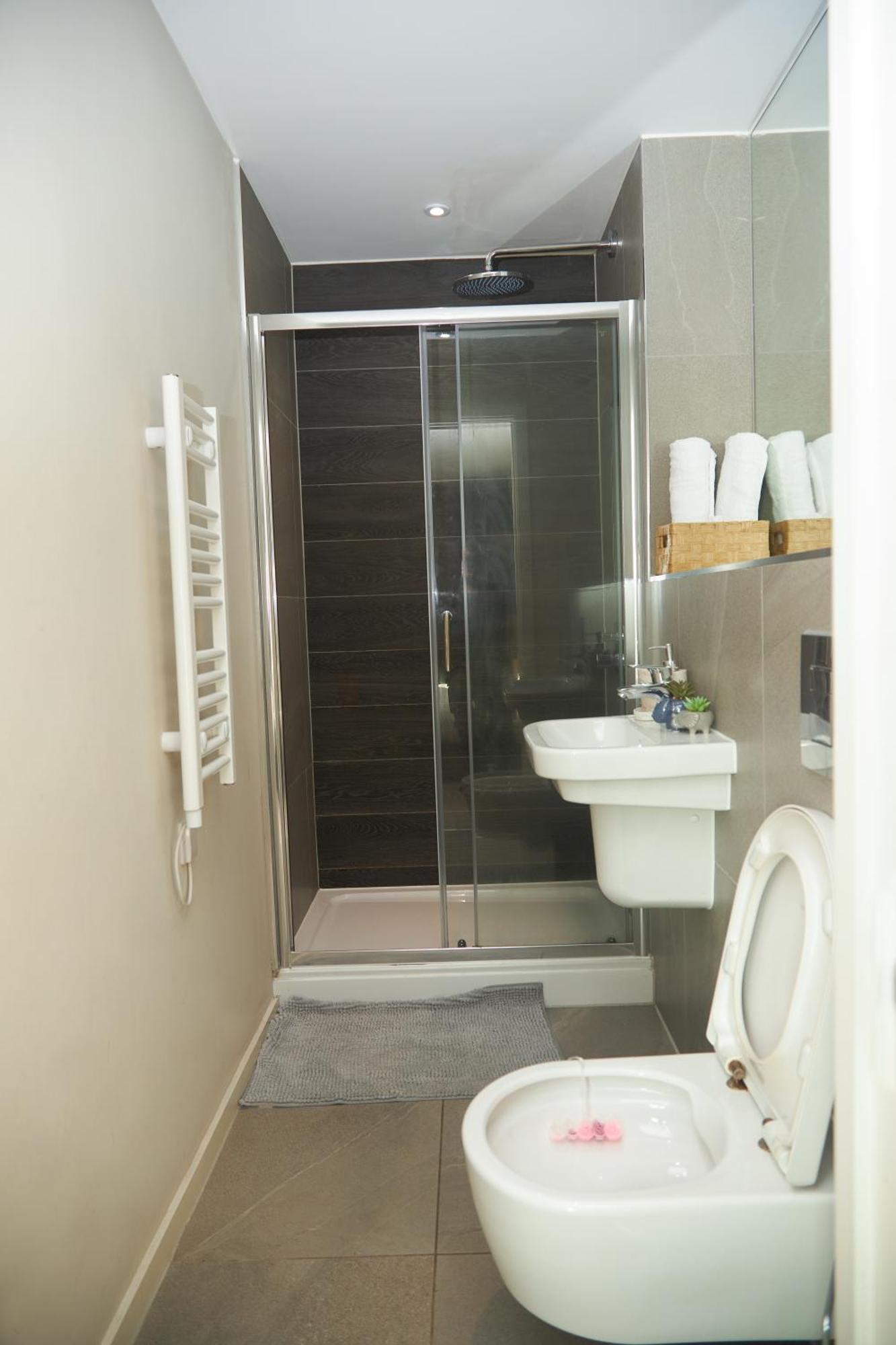 Luxury 2 Bed With Balcony Apartment