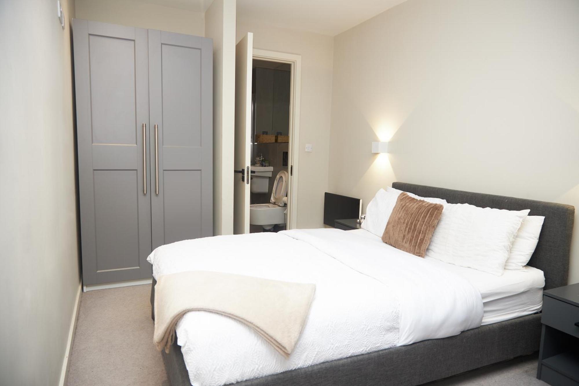 Apartment Luxury 2 Bed With Balcony Manchester