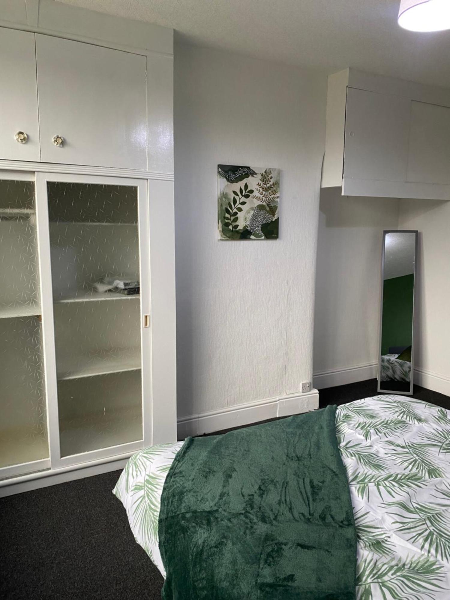 Beautiful Spacious - Private Parking - Large Garden - Great Location