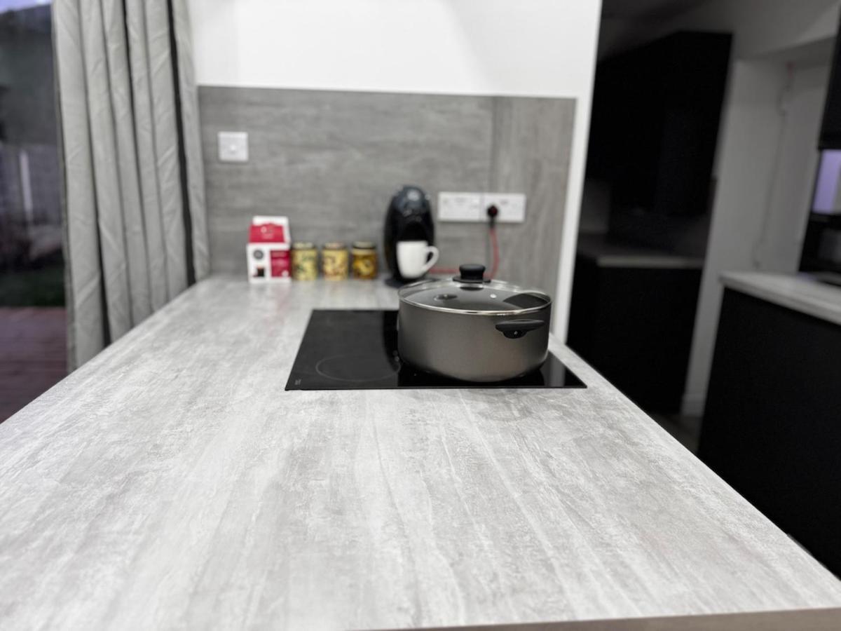 Apartment Betahouse -3br -pool Table -free Parking -spacious Manchester