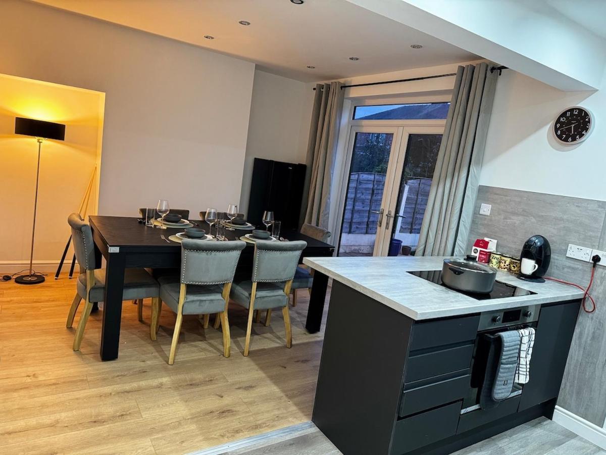 Betahouse -3br -pool Table -free Parking -spacious *